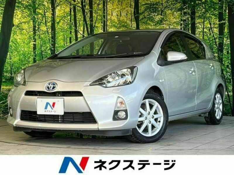 TOYOTA　AQUA