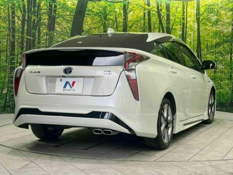 PRIUS-17