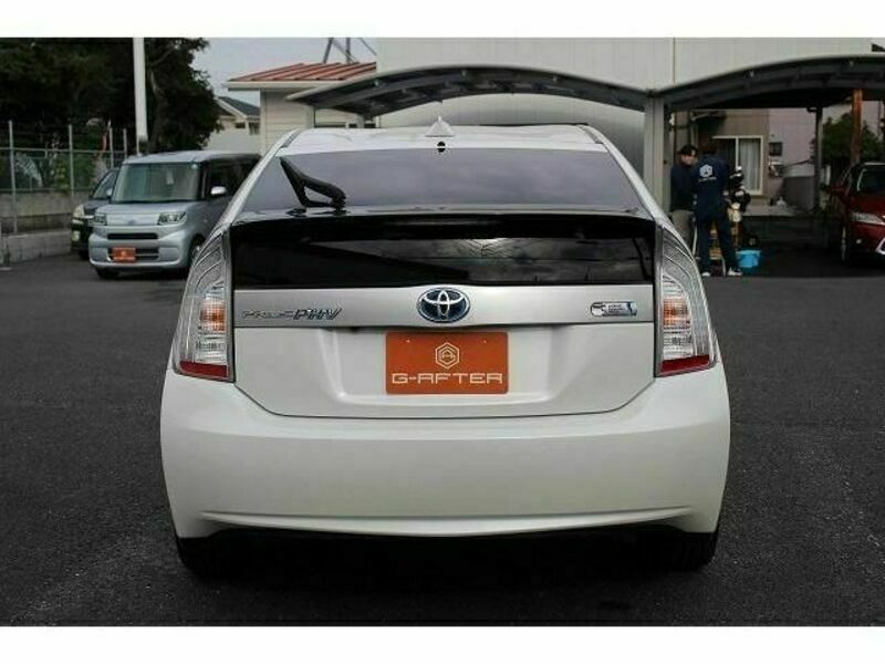 PRIUS PHV-8