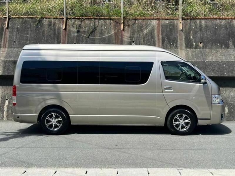 HIACE VAN-9