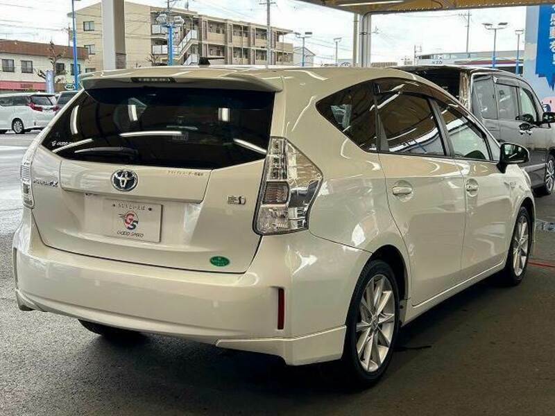 PRIUS ALPHA-15