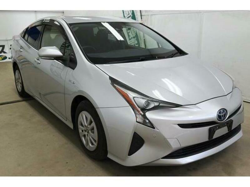 TOYOTA　PRIUS