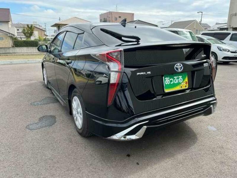 PRIUS-8