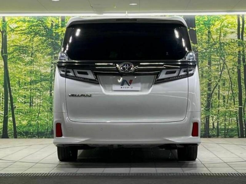 VELLFIRE-15