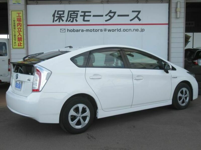 PRIUS-16