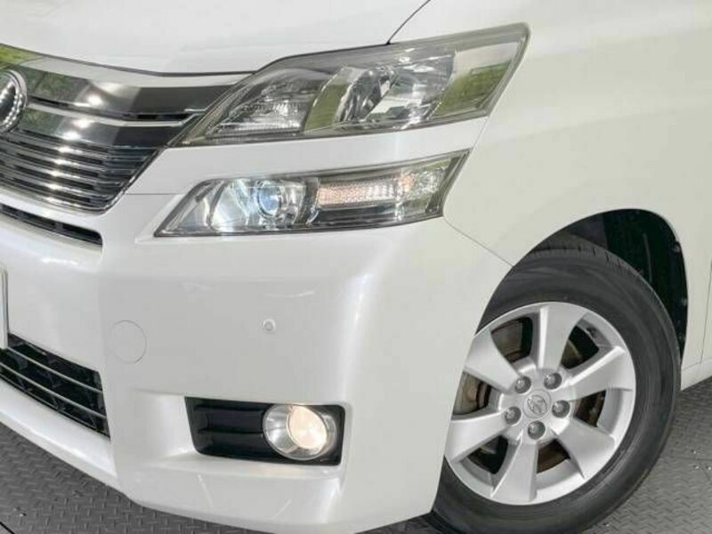 VELLFIRE-13