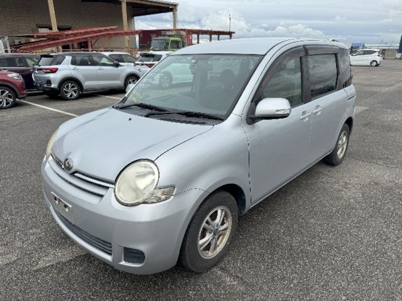 TOYOTA　SIENTA