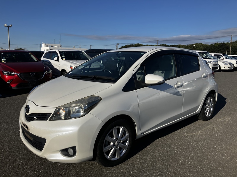 TOYOTA　VITZ