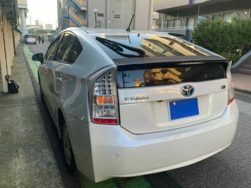 PRIUS-4