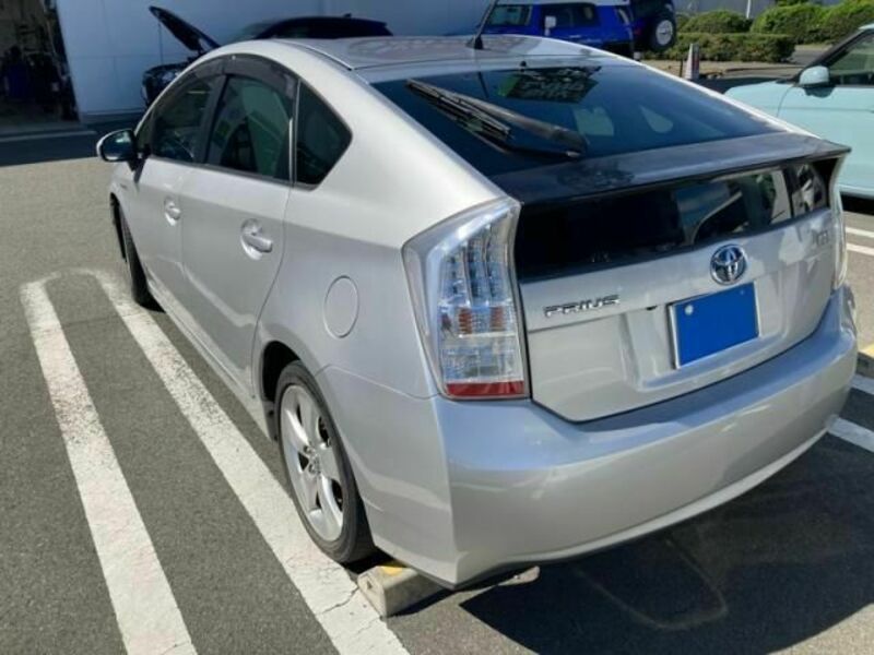 PRIUS-6