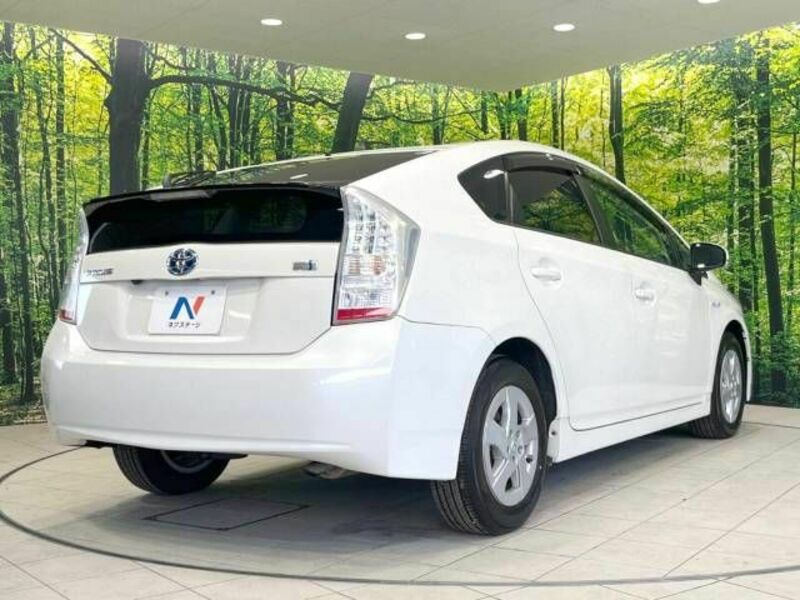 PRIUS-16