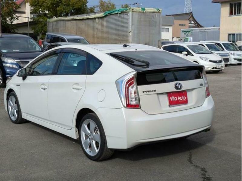 PRIUS-4