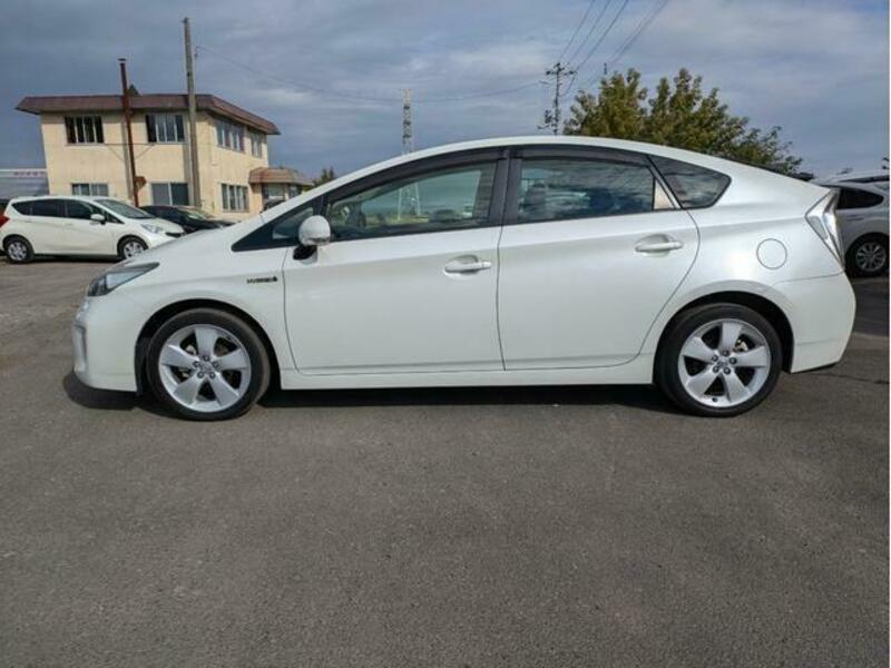 PRIUS-17