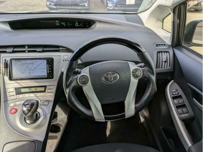 PRIUS-18