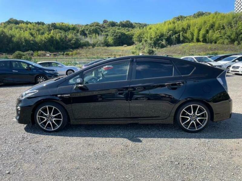 PRIUS-13