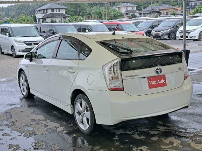 PRIUS-12