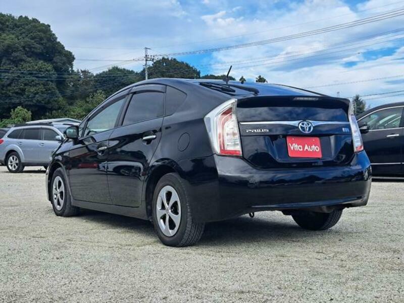 PRIUS-4