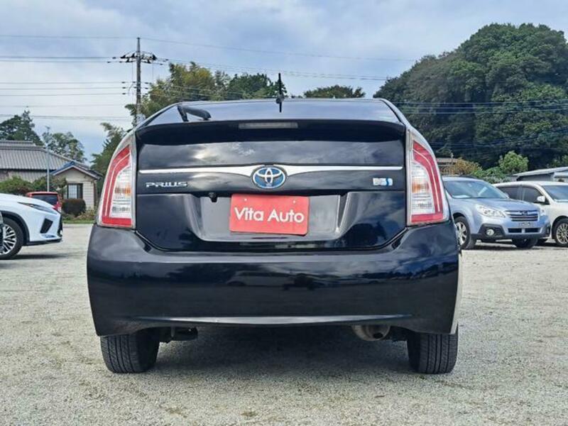 PRIUS-11