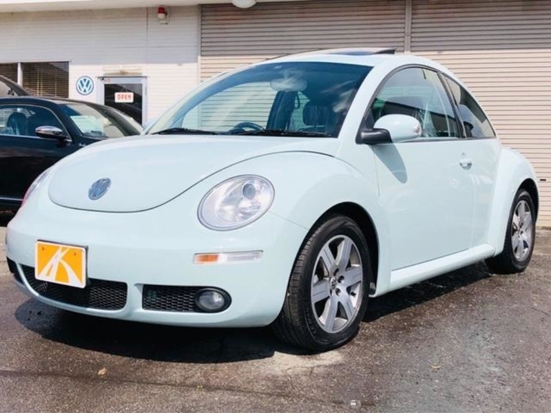 VOLKSWAGEN　NEW BEETLE