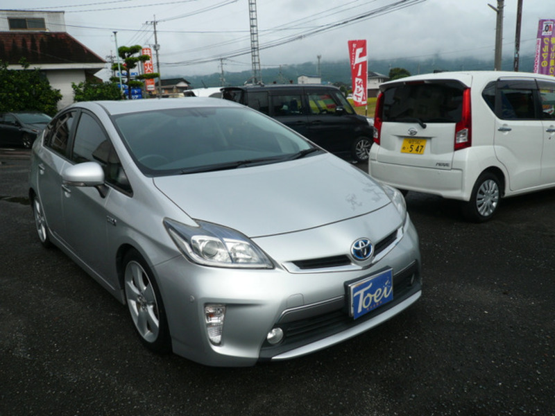 PRIUS PHV