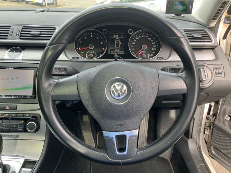 PASSAT VARIANT-8