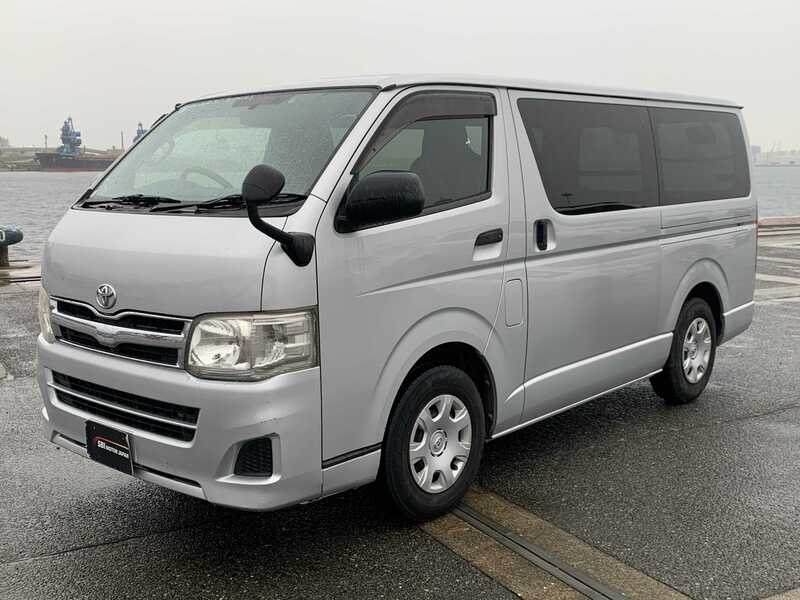 TOYOTA HIACE