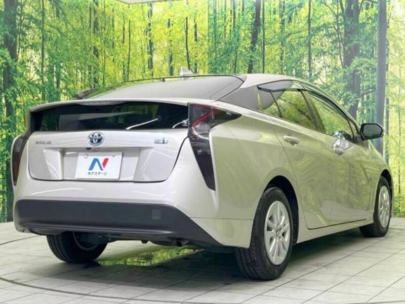 PRIUS-17