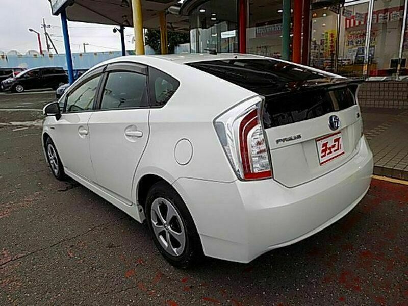 PRIUS-8