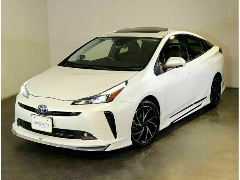 TOYOTA　PRIUS