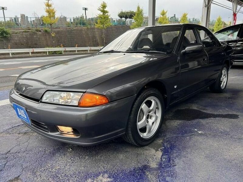 NISSAN　SKYLINE