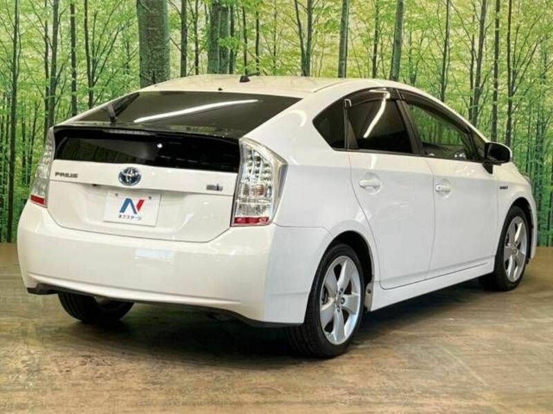 PRIUS-17