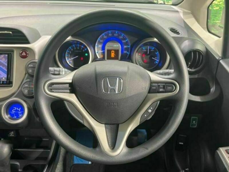 FIT HYBRID-11