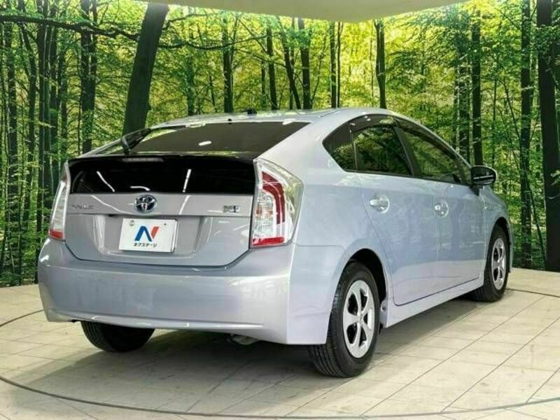 PRIUS-17