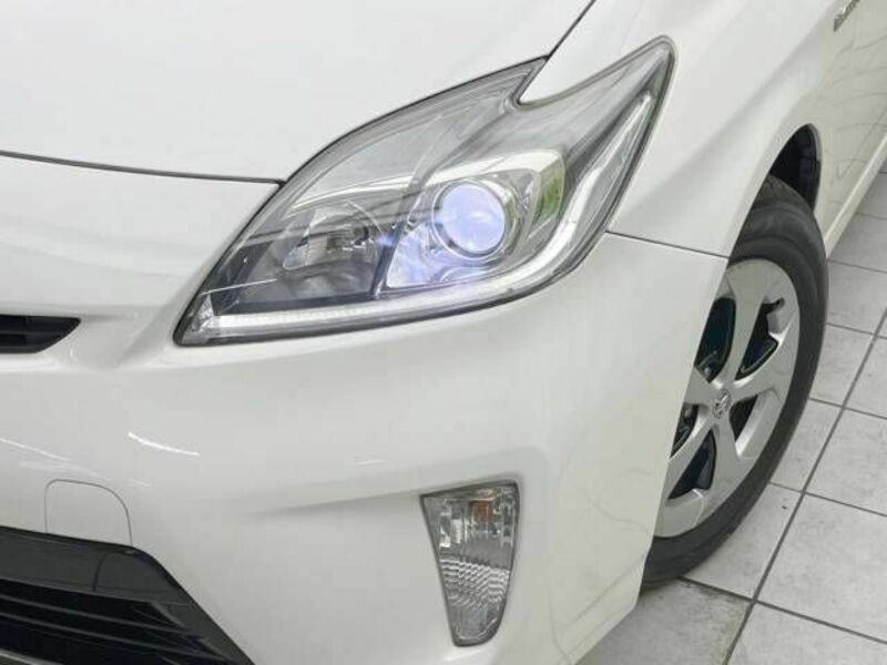 PRIUS-12