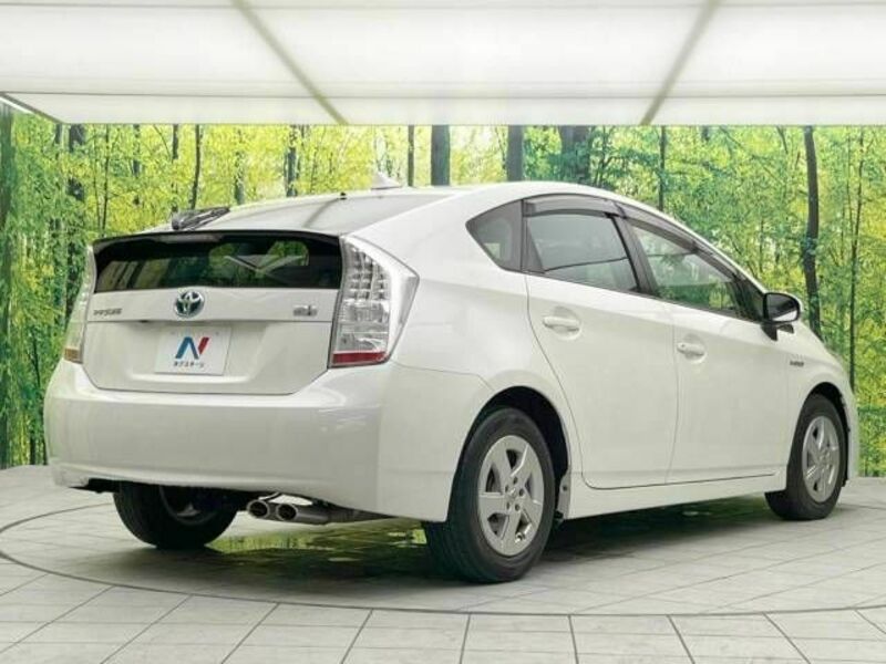 PRIUS-17