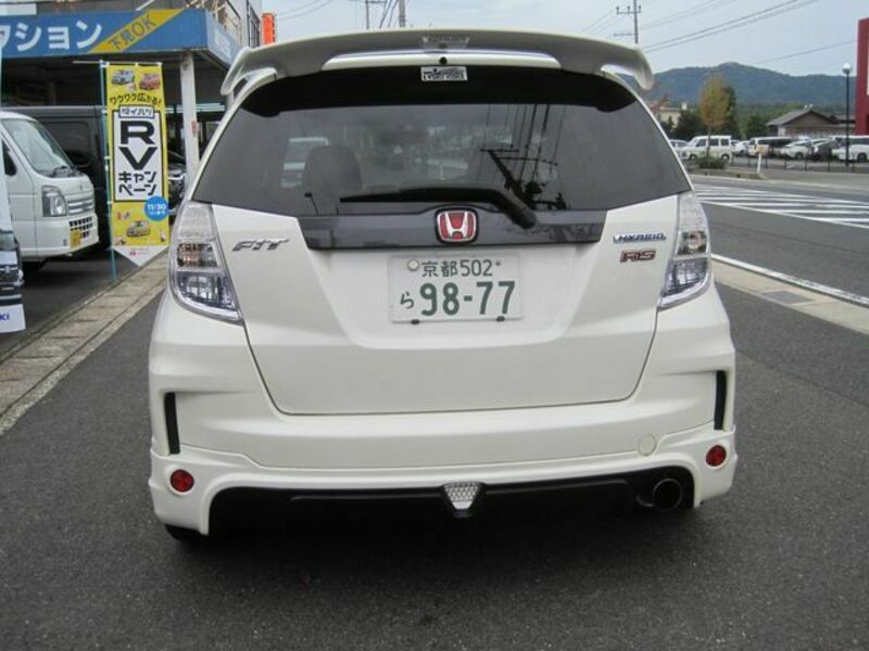 FIT HYBRID-4