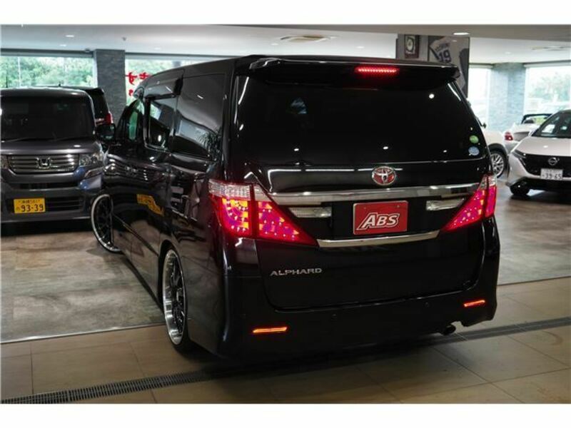 ALPHARD-12