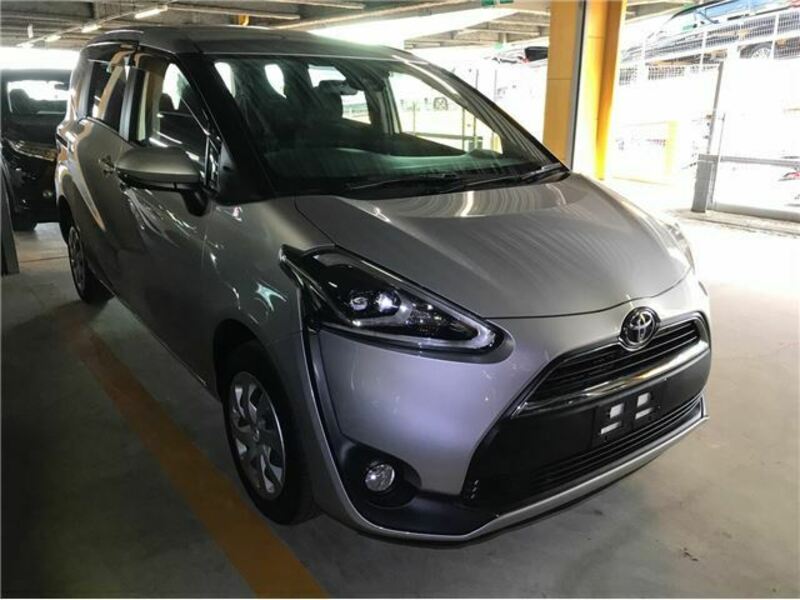 TOYOTA　SIENTA