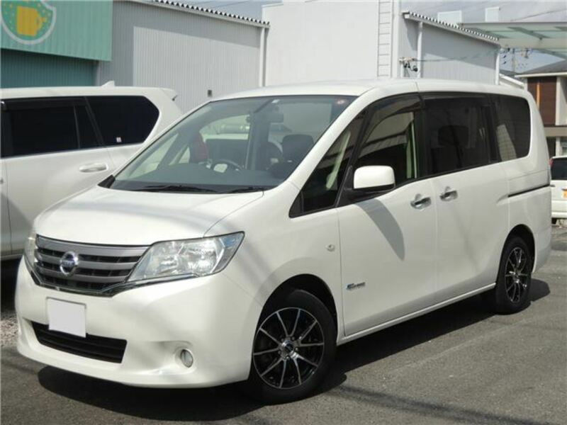 NISSAN　SERENA