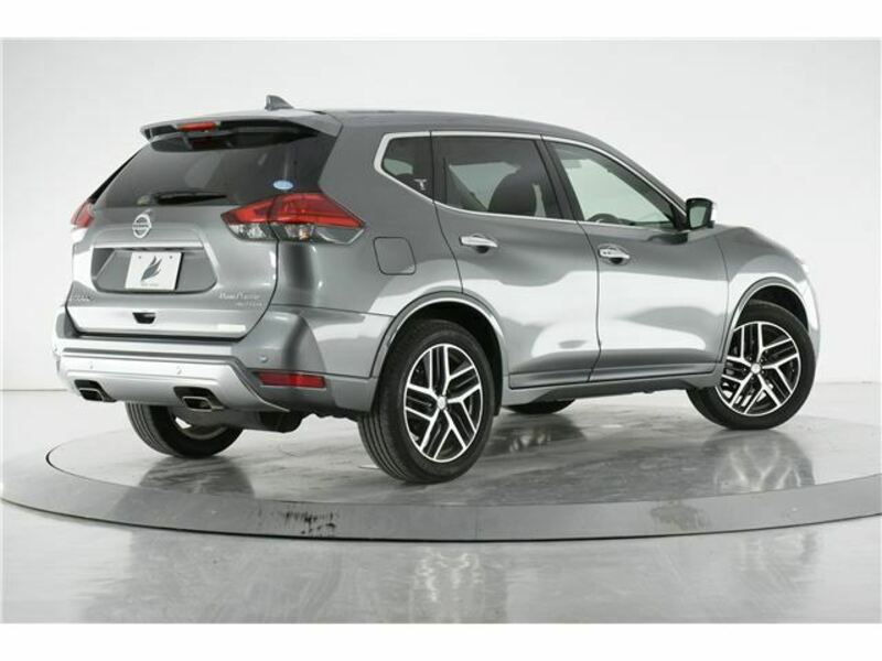 X-TRAIL-1