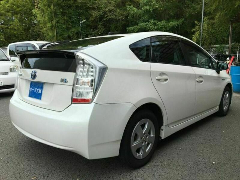 PRIUS-3