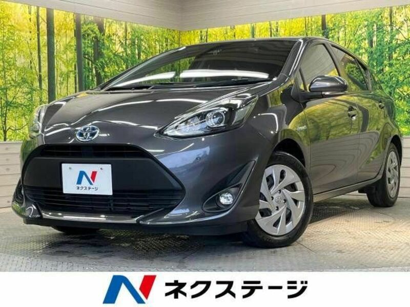 TOYOTA　AQUA