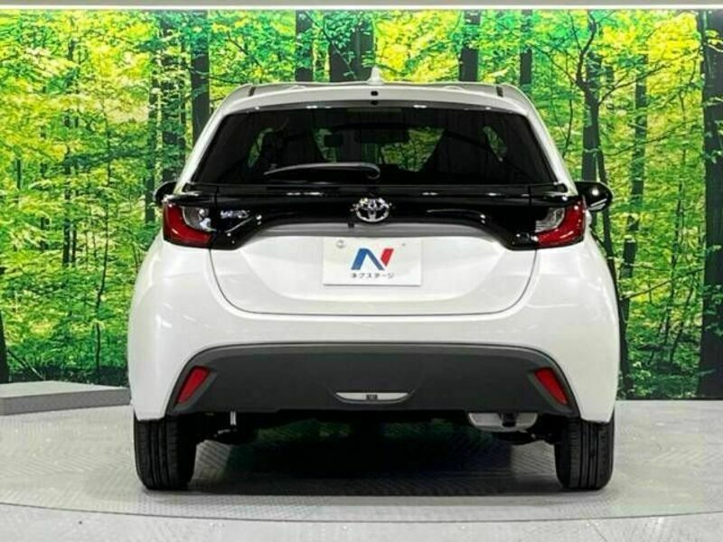 YARIS-15