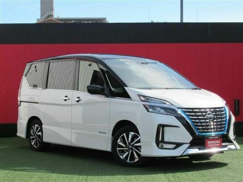 NISSAN　SERENA