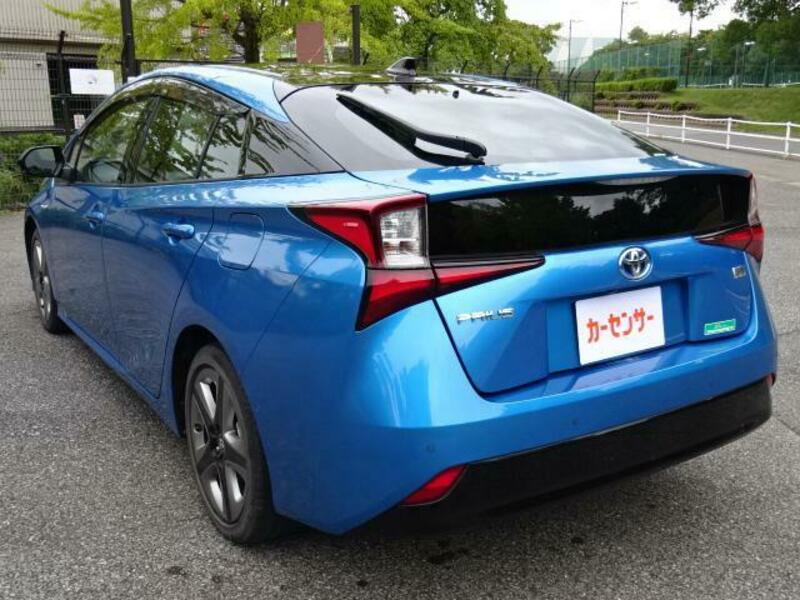 PRIUS-13