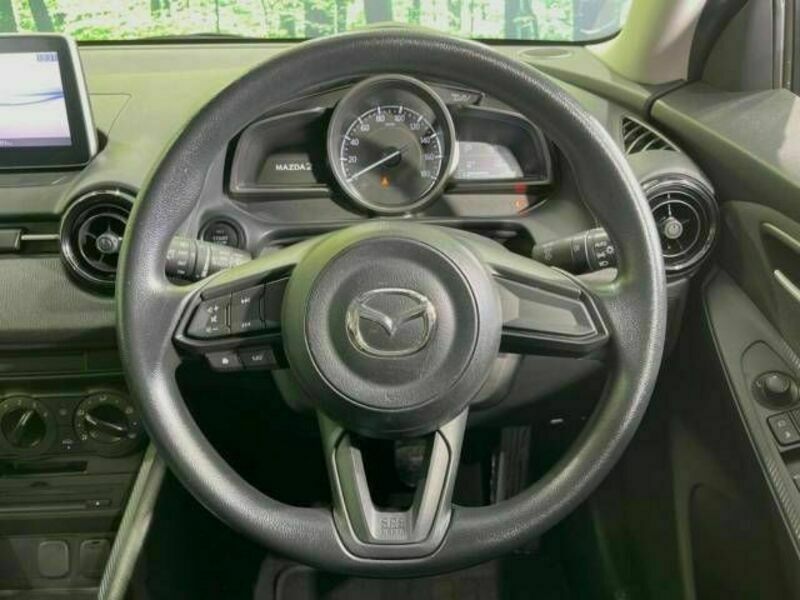 MAZDA2-11