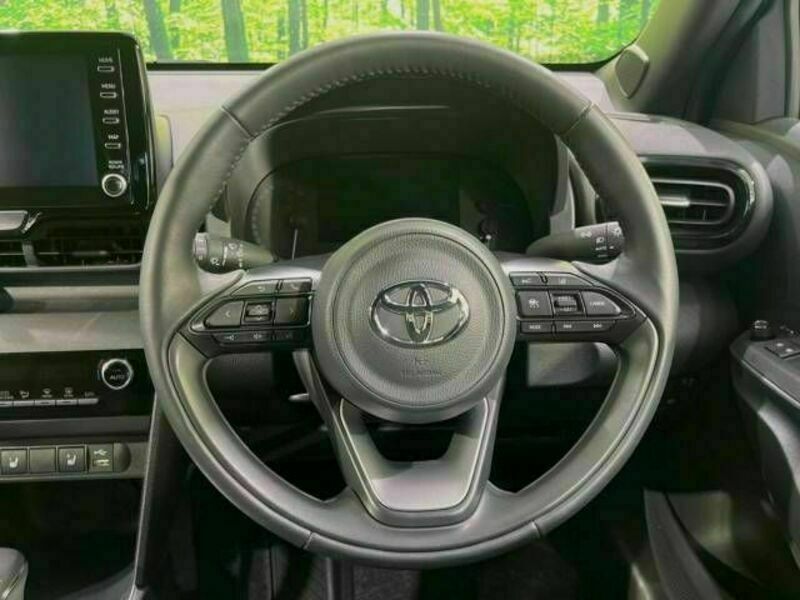 YARIS CROSS-11