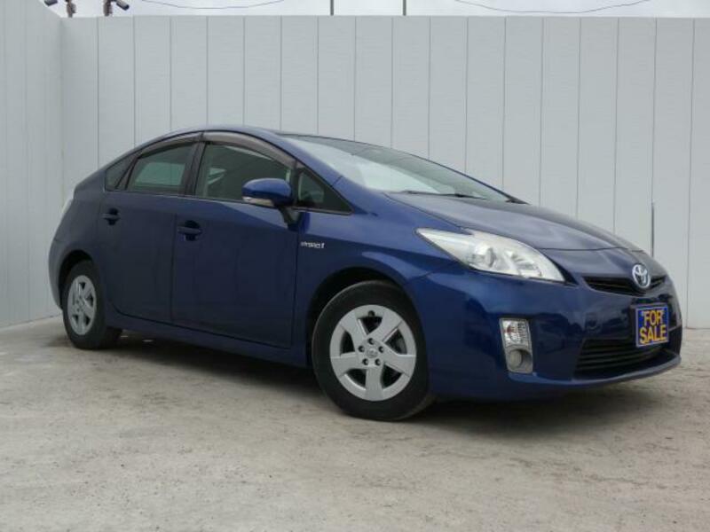 TOYOTA　PRIUS