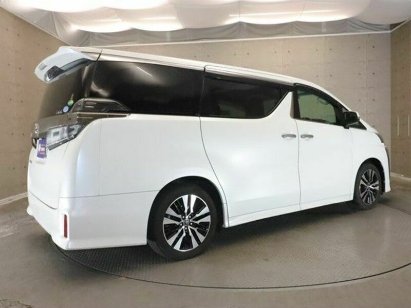 VELLFIRE-1