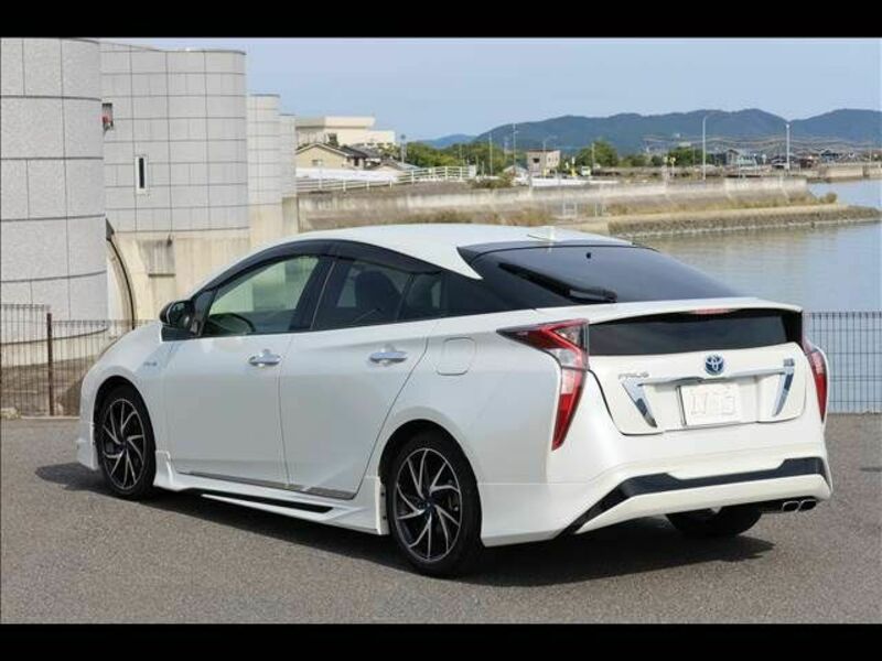 PRIUS-3